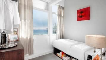 In-room safe, laptop workspace, blackout curtains, iron/ironing board