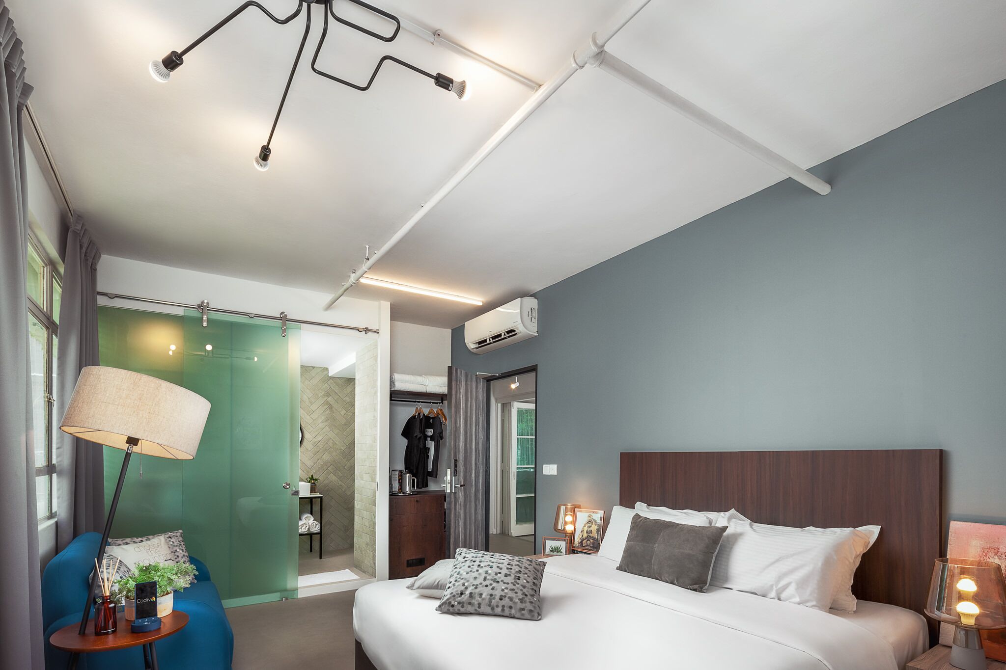 In-room safe, laptop workspace, blackout curtains, iron/ironing board