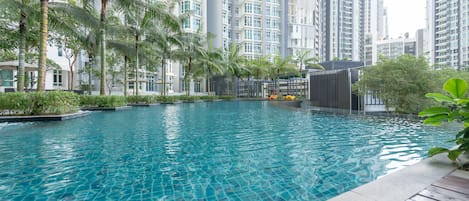 Kolam renang terbuka