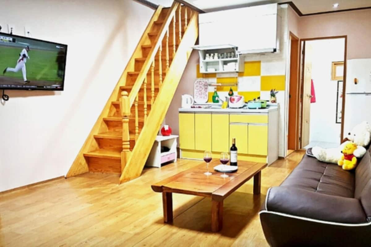 Chambre (Sky) | Coin cuisine privé | Réfrigérateur, micro-ondes dans l'espace commun, plaque de cuisson
