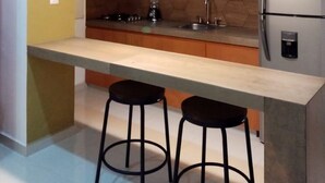 Full-sized fridge, microwave, blender, griddle - Departamentos Polanco (Valladolid)