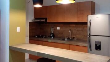 Full-size fridge, microwave, blender, griddle