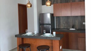 Full-sized fridge, microwave, blender, griddle - Departamentos Polanco (Valladolid)