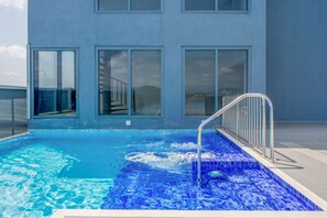 Outdoor pool - OYO Home 89599 Beautiful 2br 3 Towers (Kuala Lumpur)