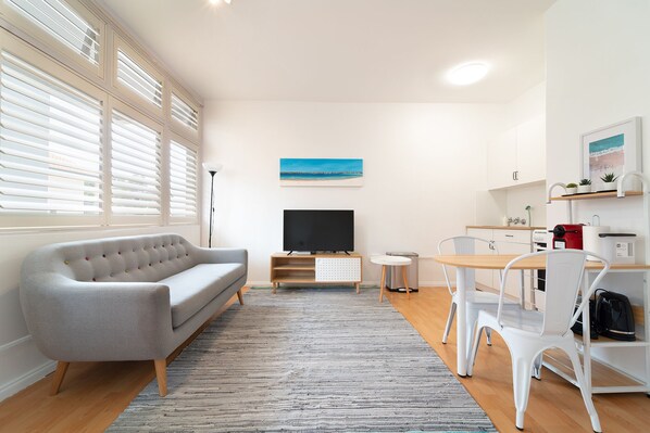 Smart TV, Netflix, streaming services