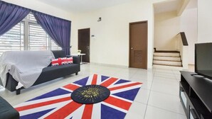 Casa, 4 habitaciones | Sala de estar