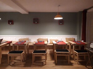Café da manhã, almoço e jantar