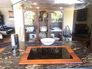 Interior - 2BD Unit Safe Neighborhood Near Downtown,15 Minutes Walk To Shopping Center (Tukwila)