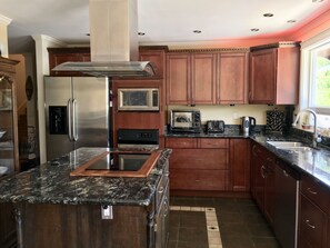 Fridge, microwave, oven, stovetop - 2BD Unit Safe Neighborhood Near Downtown,15 Minutes Walk To Shopping Center (Tukwila)