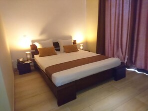 防过敏的被褥、Select Comfort 床、迷你吧、客房内保险箱