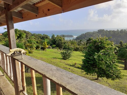 Kiki's Nature Cabin - studio style cottage with a stunning view