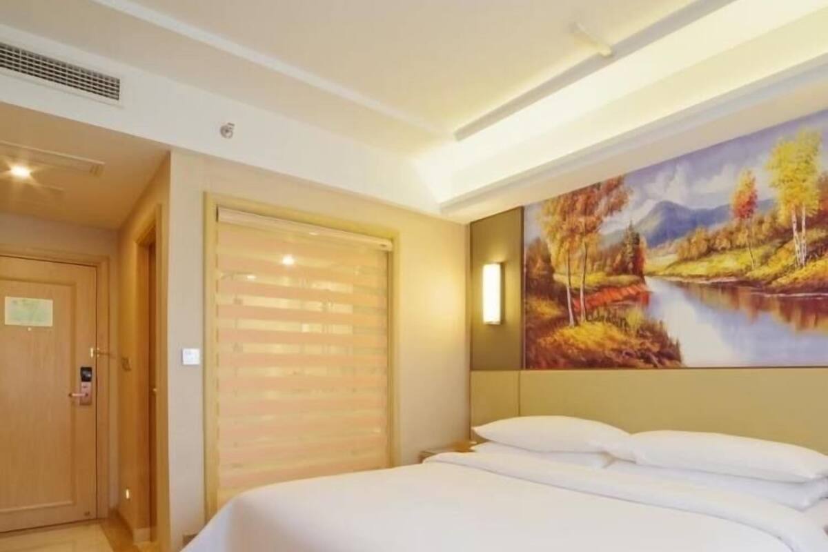 Superior Double Room, Non Smoking | Blackout curtains, free WiFi, bed sheets