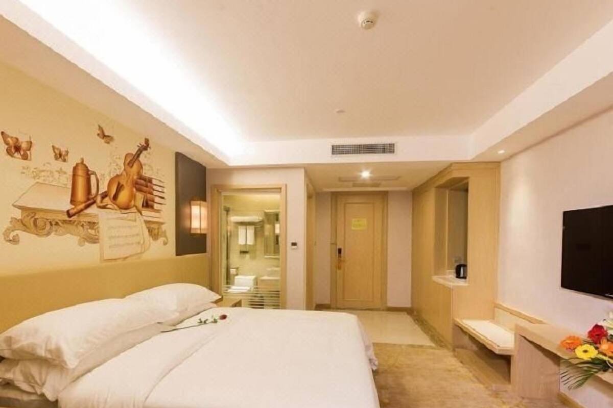 Standard Double Room, Non Smoking | Blackout curtains, free WiFi, bed sheets
