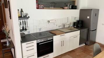 Kühlschrank, Ofen, Herdplatte, Geschirrspüler