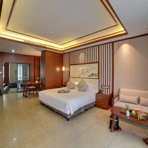 Design-Studio | Schreibtisch, kostenloses WLAN