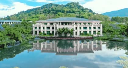 Southeast Huadu Hot Spring Hotel