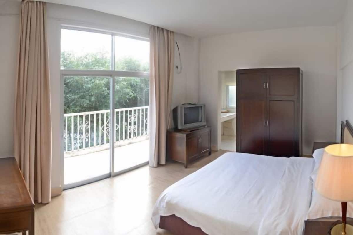 1 bedroom, desk, free WiFi