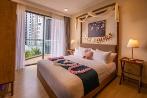 Individually decorated, individually furnished, desk, laptop workspace - Timurbay by Seascape (Kuantan)