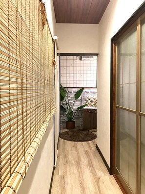 Hallway - TSUKI Tsuruhashi House (Osaka)