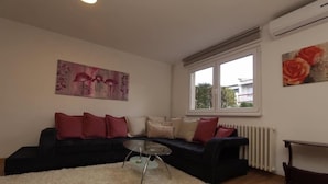 House, 3 Bedrooms | Living room | Flat-screen TV - Aqua House Ilidza (Sarajevo)