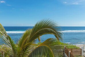 Beach nearby - Le Pétrel Blanc - apartment directly on the beach and lagoon (Les Trois Bassins, Réunion)