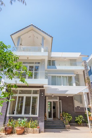 واجهة المنشأة