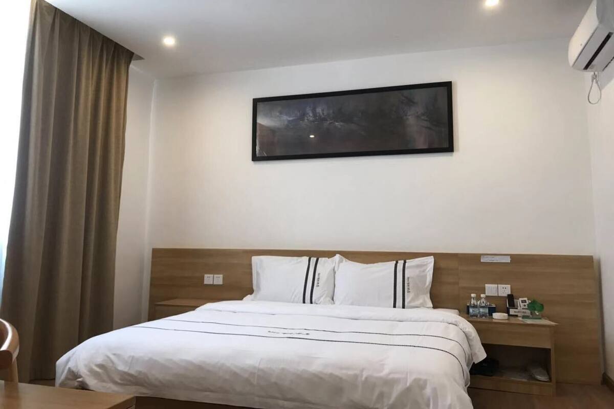 Chambre Double Deluxe | Bureau, Wi-Fi gratuit, draps fournis
