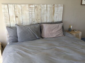 2 chambres, fer et planche à repasser, Wi-Fi, draps fournis