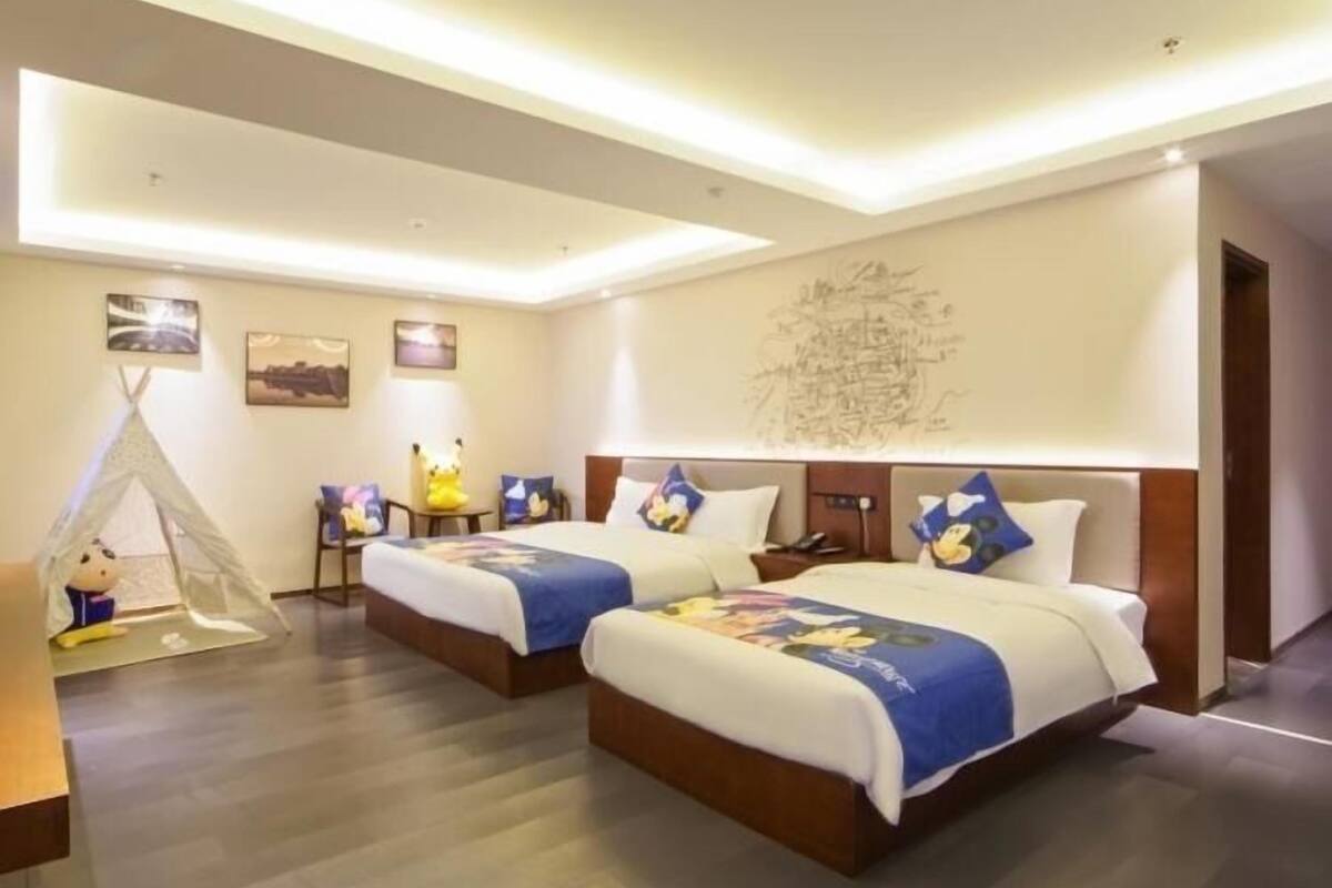 family suite, non smoking | blackout curtains, free wifi, bed sheets