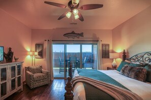 3 bedrooms, memory-foam beds, Internet, bed sheets