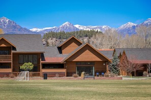 Nicht klassifiziertes Bild, 2 von 50, Schaltfläche