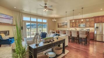 Smart TV, fireplace, DVD player