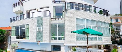 บริเวณภายนอก