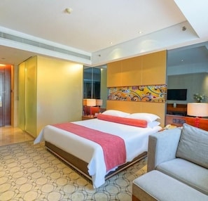 Deluxe Double Room | Desk, blackout drapes, free WiFi, bed sheets