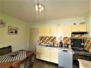 Lejlighed - 3 soveværelser | Privat køkken | Køleskab, ovn, kogeplade, opvaskemaskine