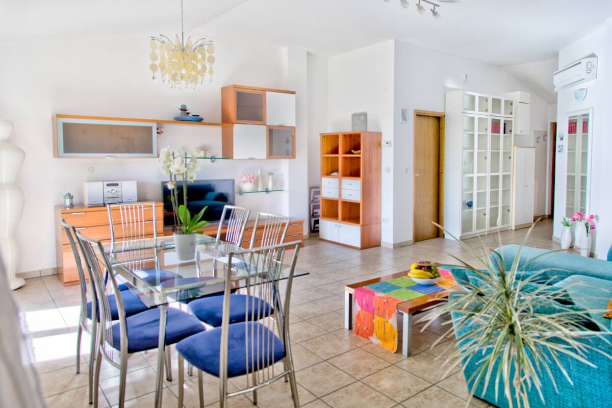 Apartment, 2 Bedrooms (1) | Living area