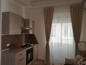 Fridge, oven, stovetop, coffee/tea maker - Apartment with 2 bedrooms 2 bathrooms and kitchen / living room with sofa bed. (Catania)