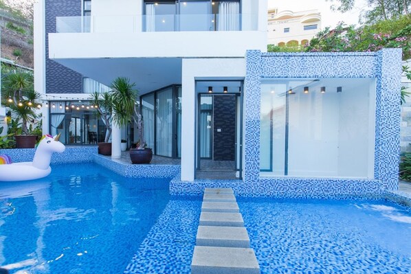 Outdoor pool - Villa Royal 2 (Ho Chi Minh City)