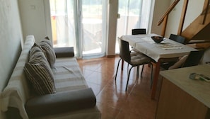 Monolocale (3) | Una scrivania, Wi-Fi gratuito, lenzuola