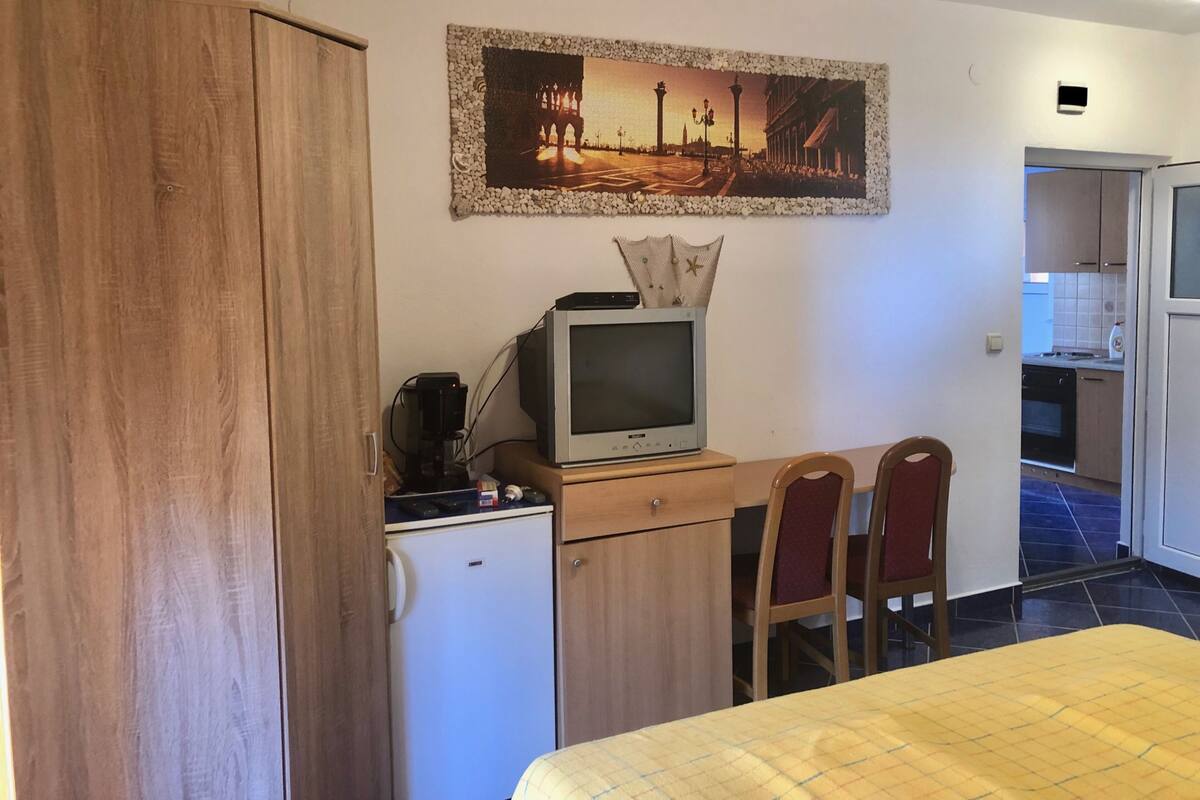 Doppelzimmer (2) | Schreibtisch, kostenloses WLAN, Bettwäsche