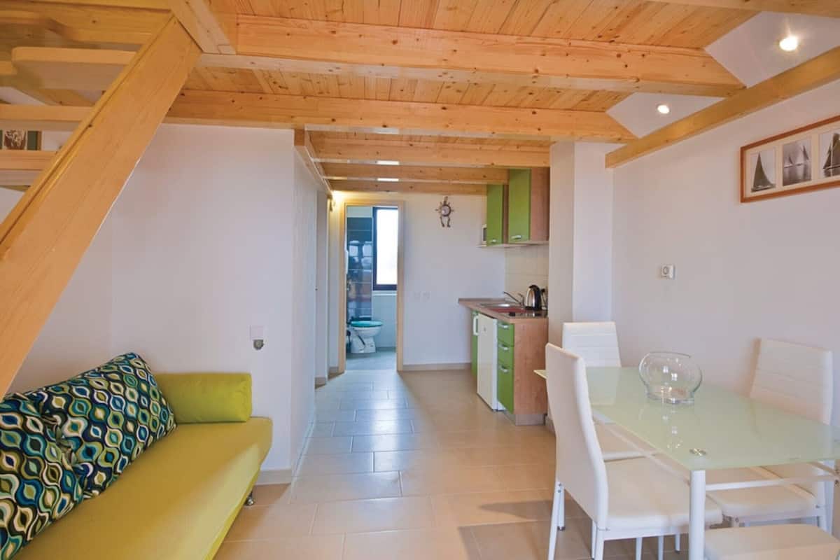 Studio Apartment (3) | Aire de séjour | Téléviseur à écran plat