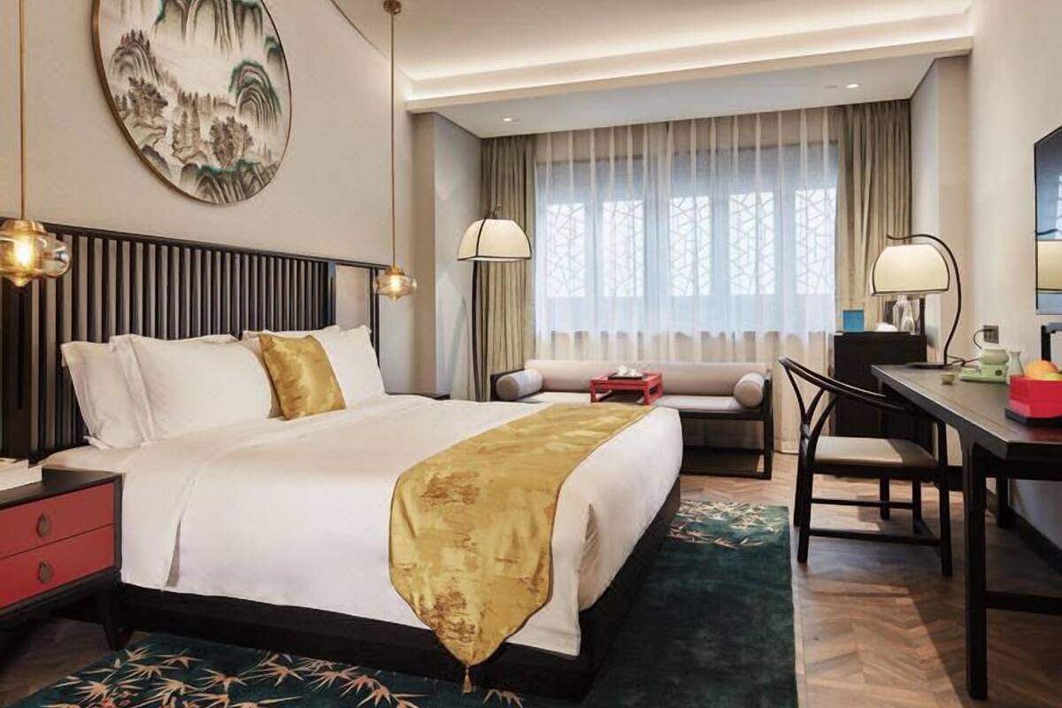 Signature Double Room | Desk, free WiFi