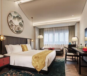 Signature Double Room | Desk, free WiFi