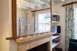 Maison | Salle de séjour | Téléviseur à écran plat
