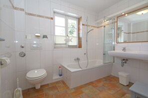 Shower - Landhaus Friedrichshain / Theodor Storm (Sylt)
