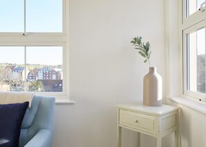 Luxury House | Living area | Flat-screen TV