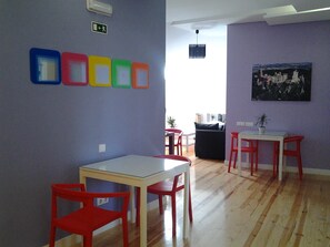 包每日自助早餐