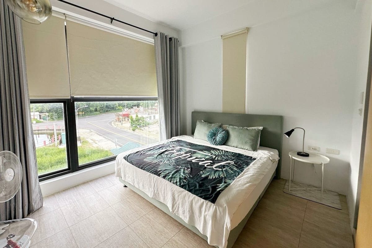 Comfort Double Room | Blackout drapes, soundproofing, free WiFi, bed sheets