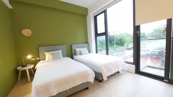 Comfort Twin Room | Blackout curtains, soundproofing, free WiFi, bed sheets