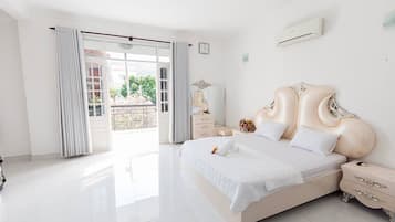 4 bedrooms, individually decorated, individually furnished, desk